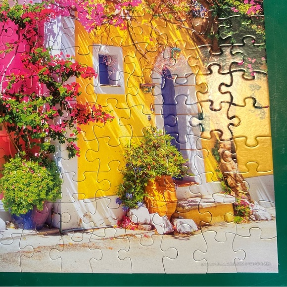 Easy complete 300 piece puzzle old wooden door - Picture 6 of 12